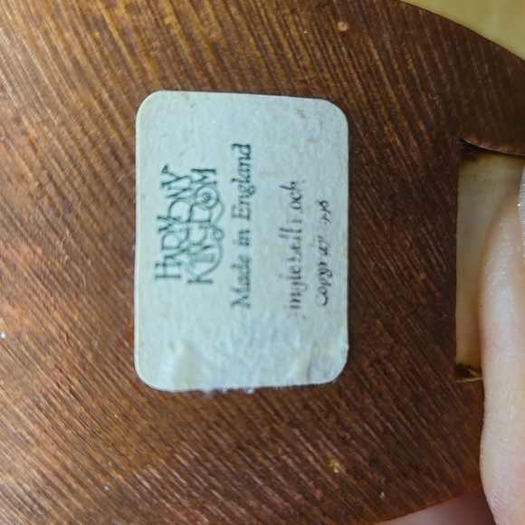 Harmony Kingdom "Jingle Bell Rock" Santa in Rocking Chair Figurine - Picture 14 of 16